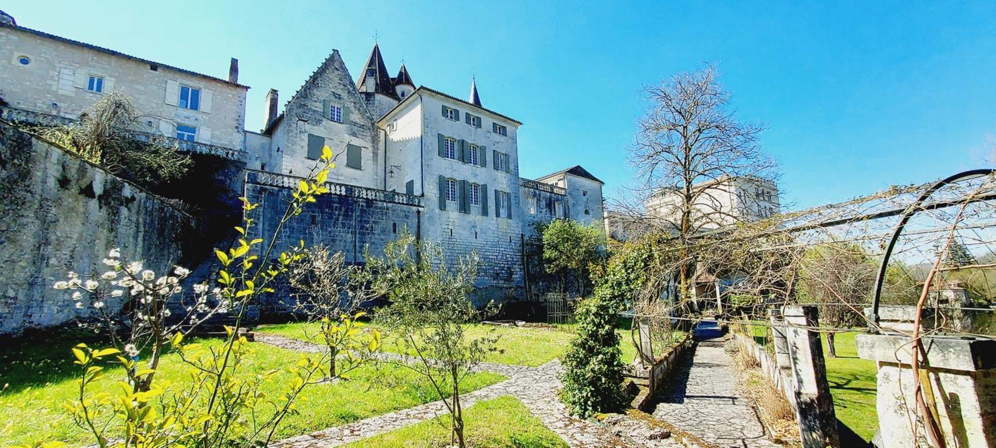 Chateau Des Senechaux, ブルデイユ エクステリア 写真