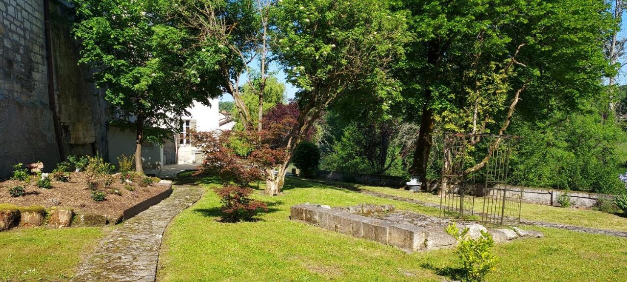 Chateau Des Senechaux, ブルデイユ エクステリア 写真