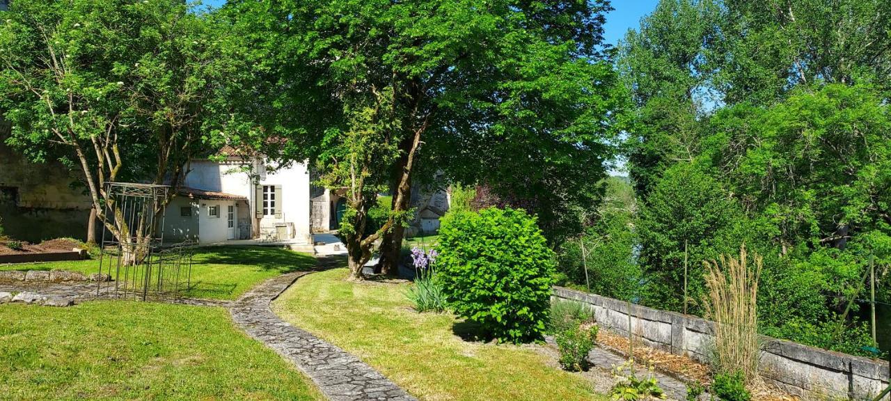 Chateau Des Senechaux, ブルデイユ エクステリア 写真